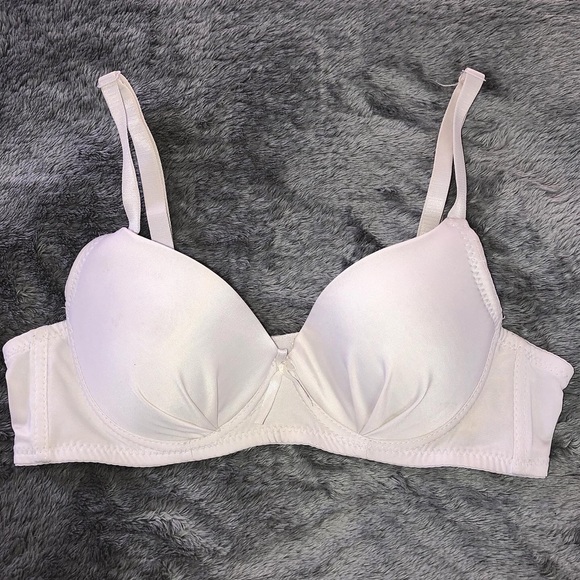 ❌SOLD❌ Simple white bra - Picture 1 of 2